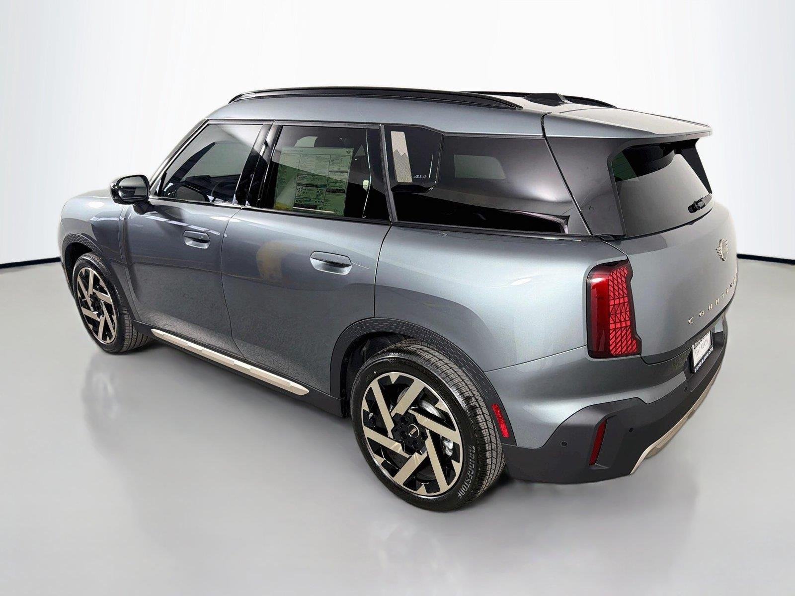 New 2027 Smokey Green Metallic MINI Iconic image 7