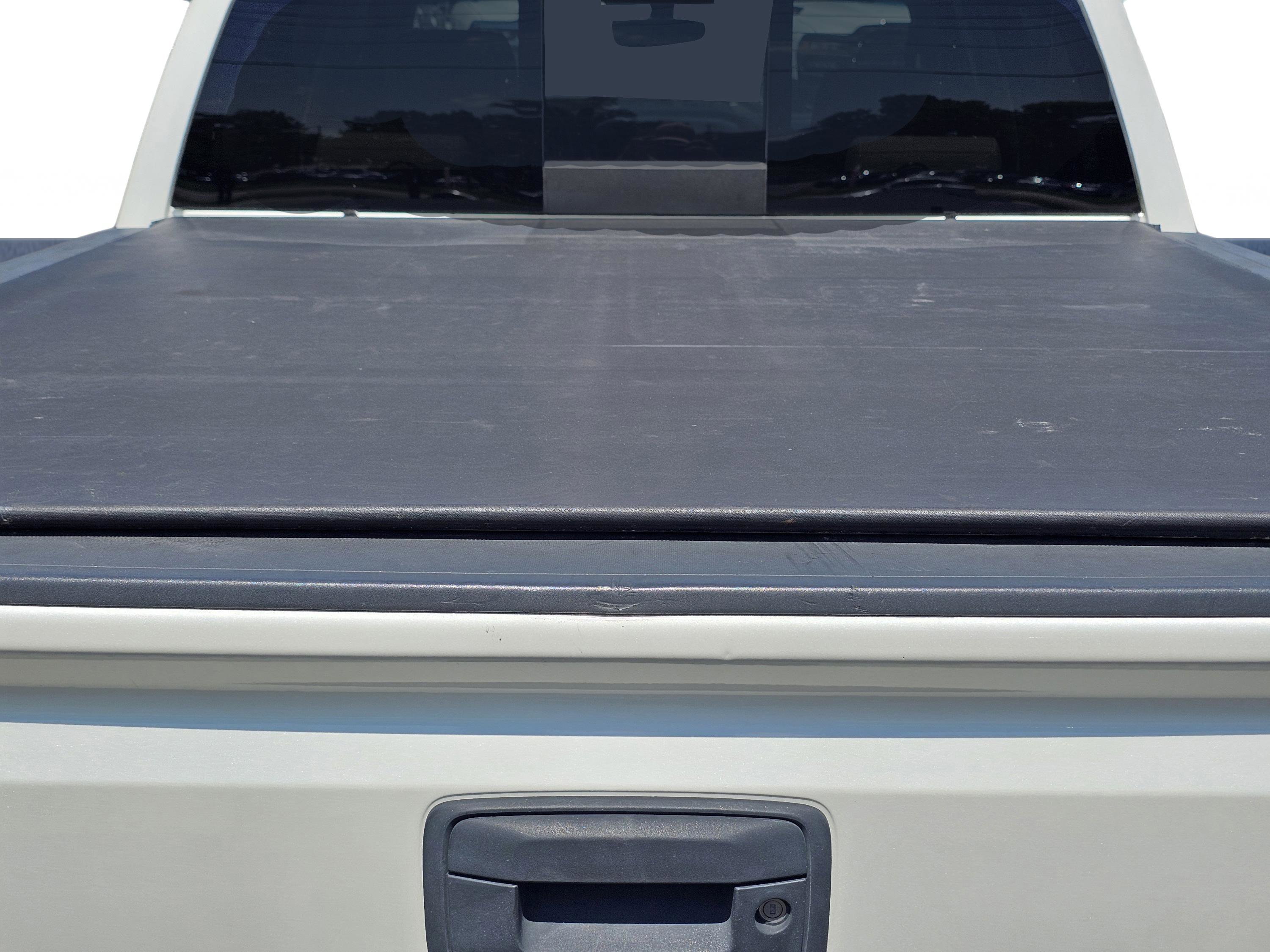 Used 2015 White Diamond Tricoat Chevrolet LT image 11