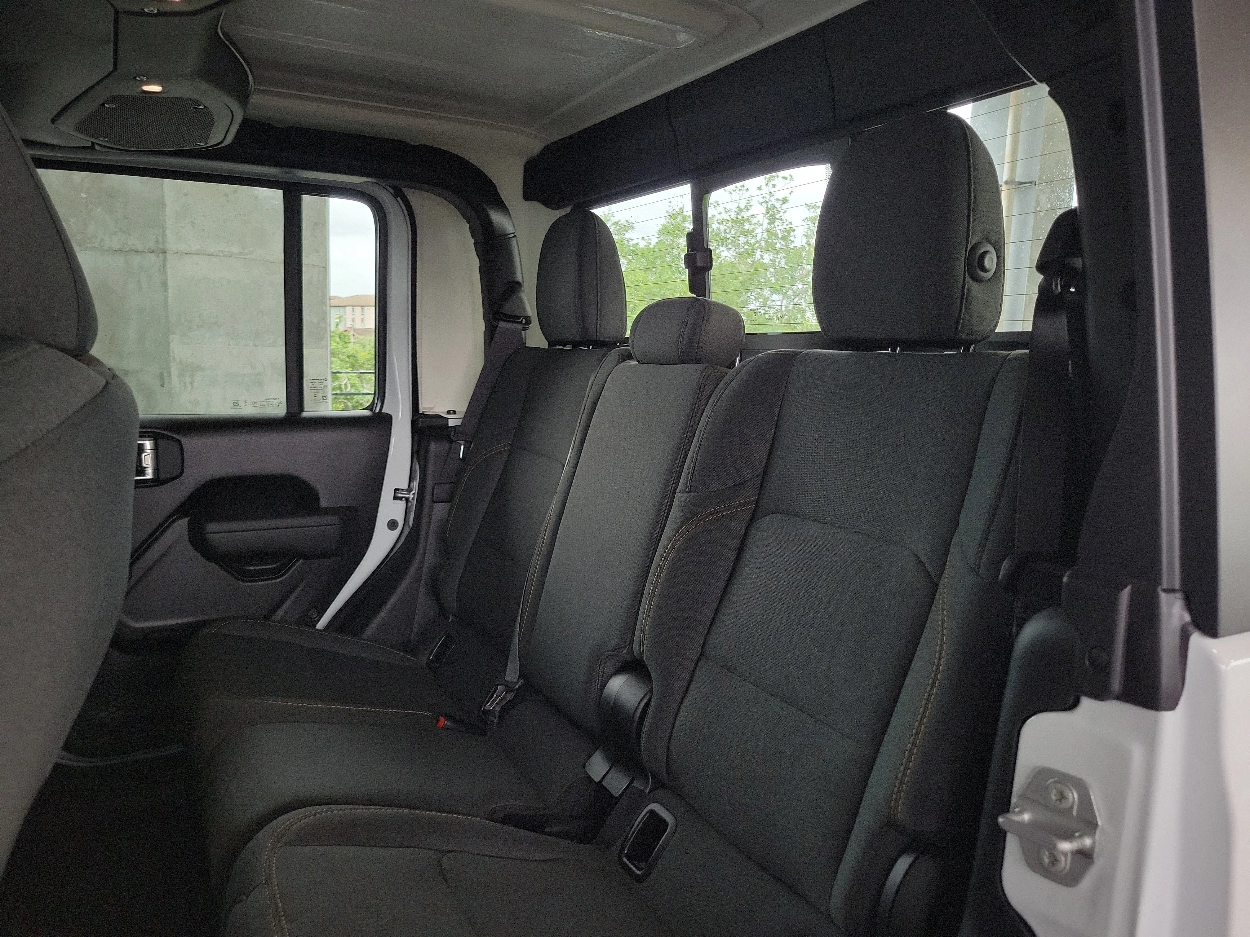 New 2026 Bright White Clear-Coat Exterior Paint Jeep Sport image 7