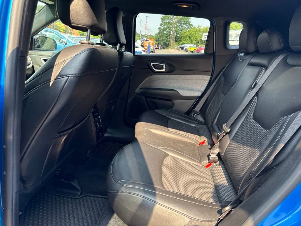 Used 2023 Blue Jeep Latitude image 12