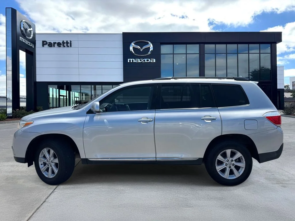 Used 2011 Silver Toyota Base image 2