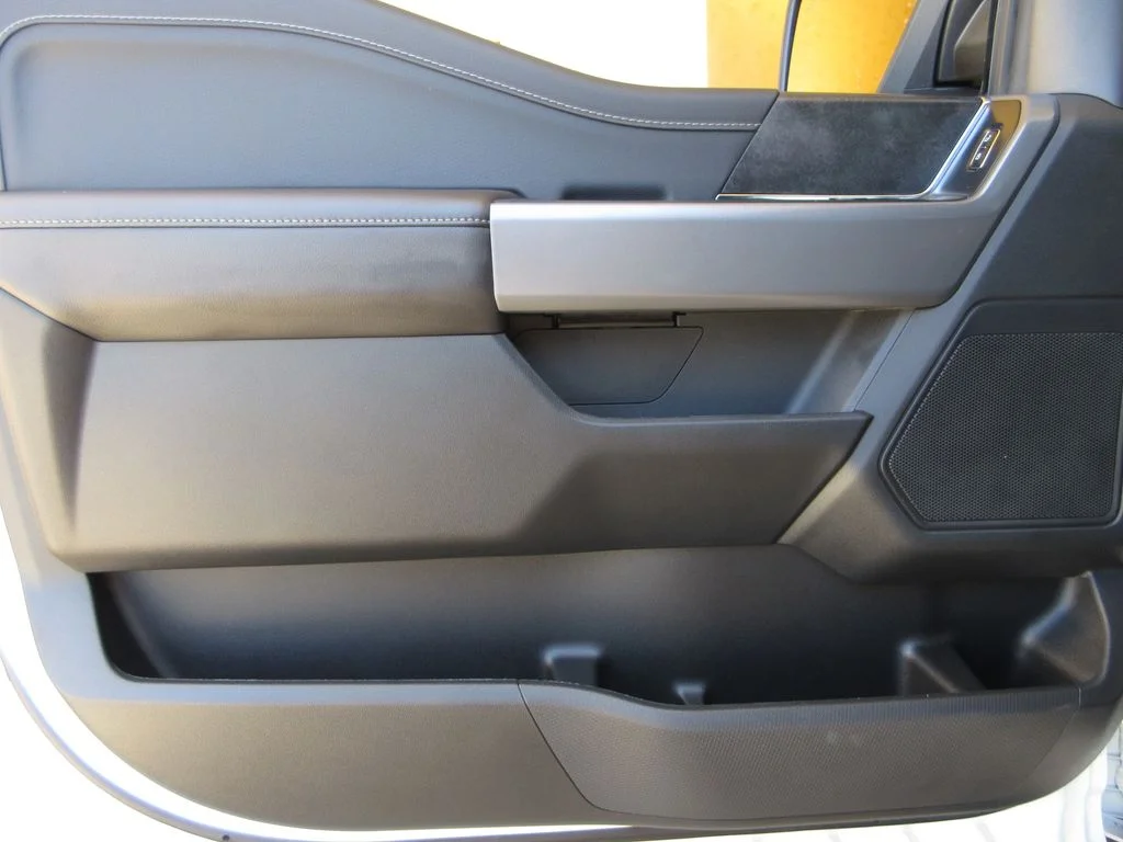 New 2026 Oxford White Ford XLT image 10