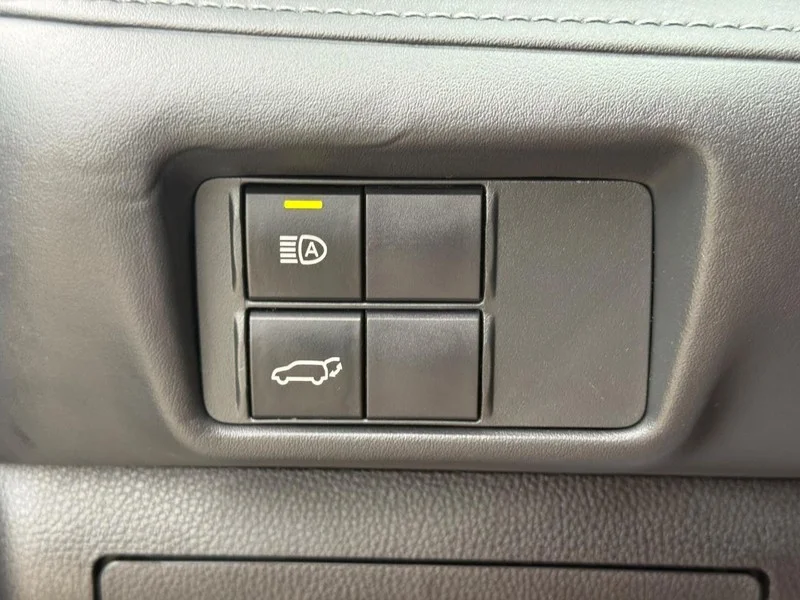 Used 2022 Celestial Silver Metallic Toyota XLE AWD (Natl) image 24