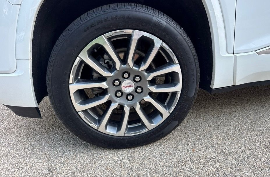 Used 2022 White GMC Denali image 10