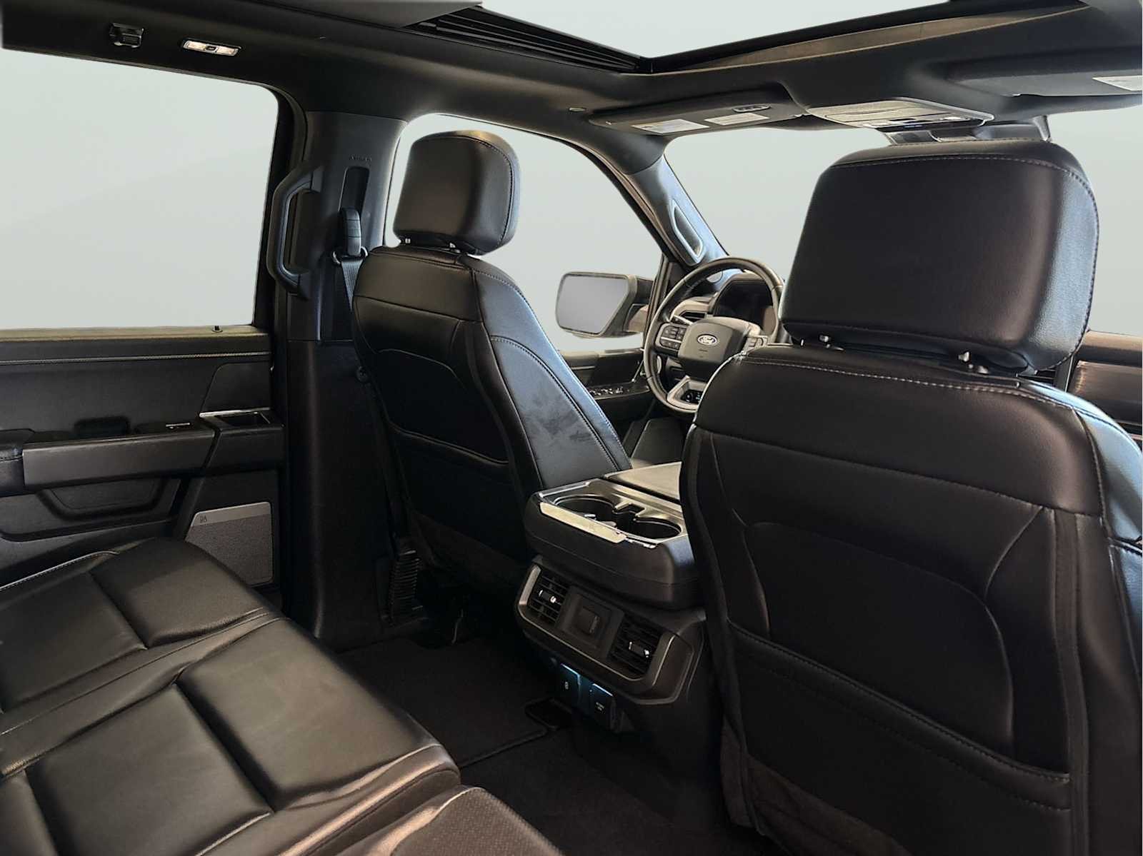 Used 2025 Agate Black Metallic Ford LARIAT image 26