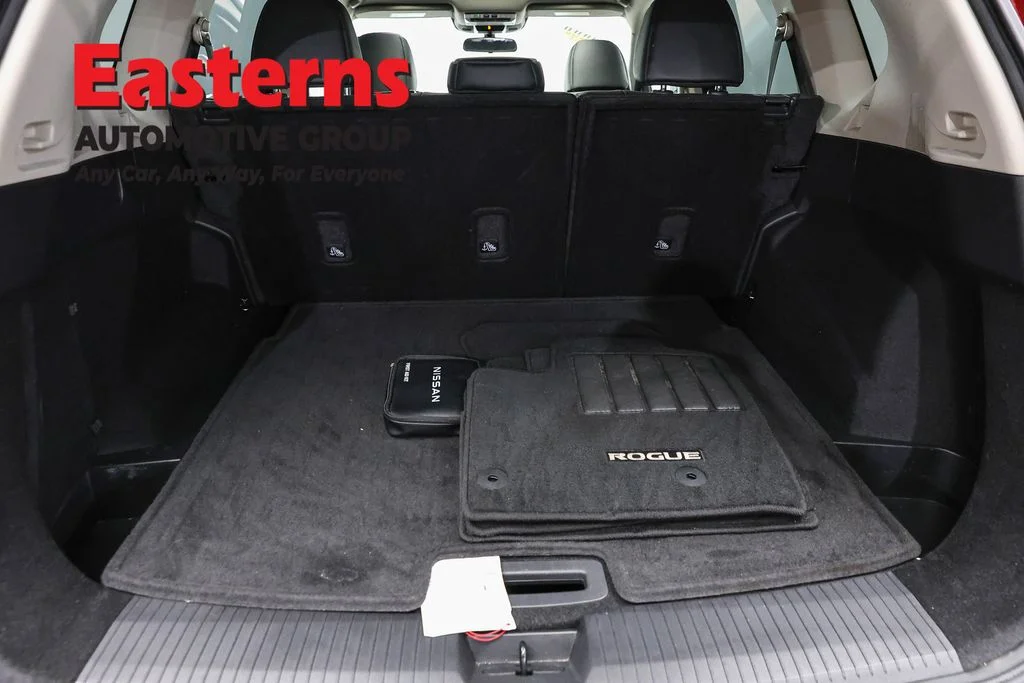 Used 2023 Red Nissan SV image 9