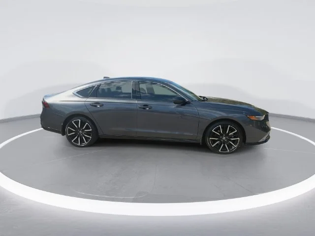Used 2024  Honda Touring image 9