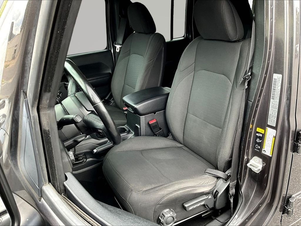 Used 2020 Gray Jeep Unlimited Sport Altitude image 20
