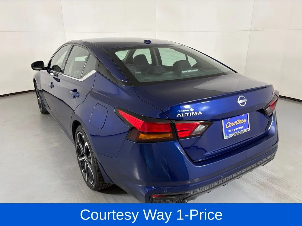 Used 2024 Blue Nissan 2.5 SR image 8