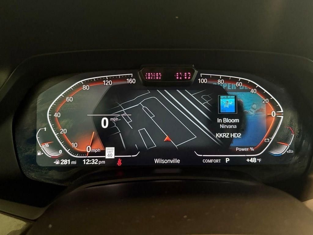 Used 2022 White BMW xDrive40i image 10