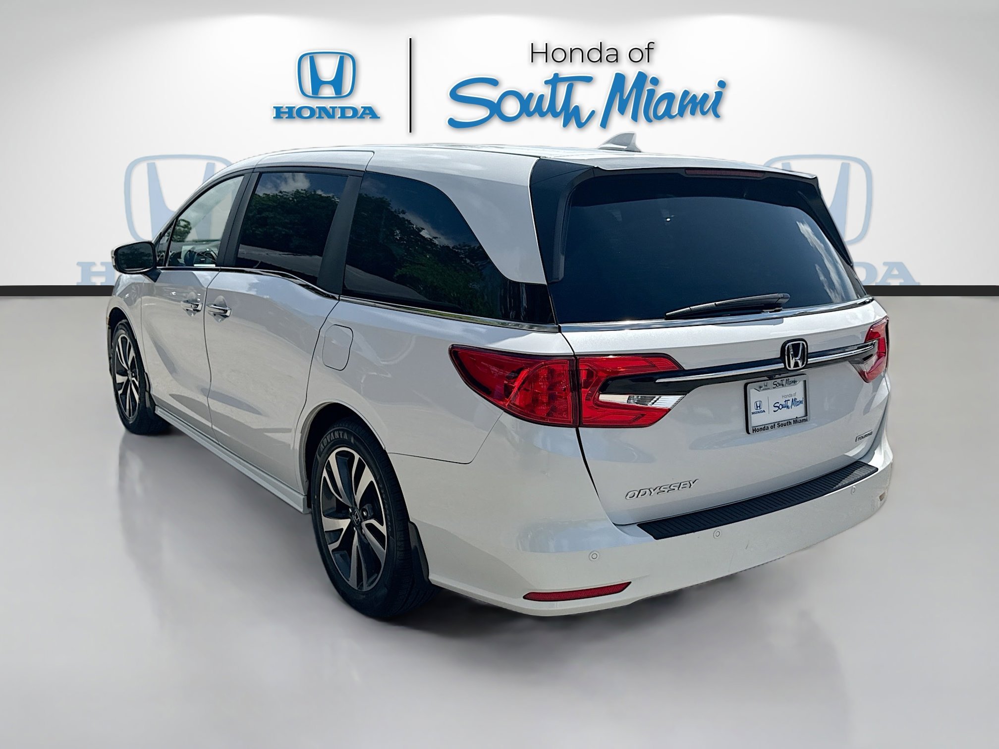 2023 Honda Odyssey Touring - Photo 5