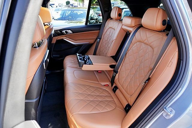 Used 2026 Gray BMW sDrive40i image 18