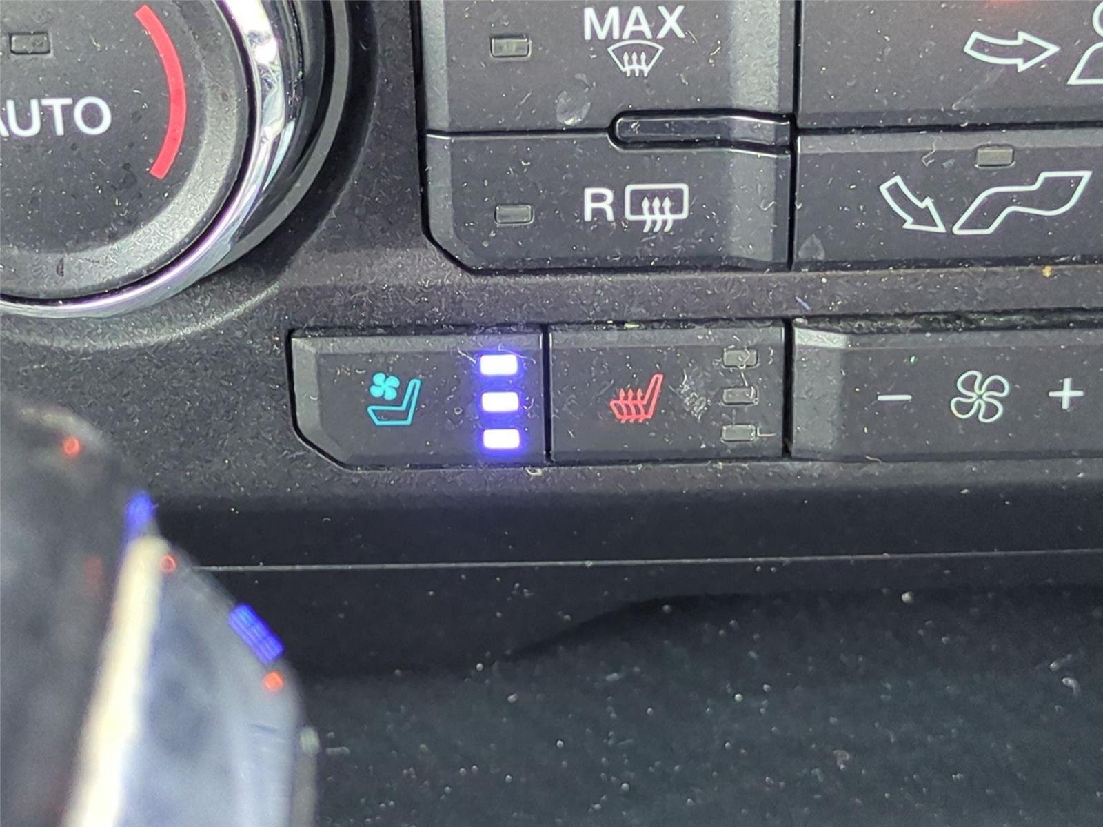 Used 2020 Agate Black FORD LARI image 29