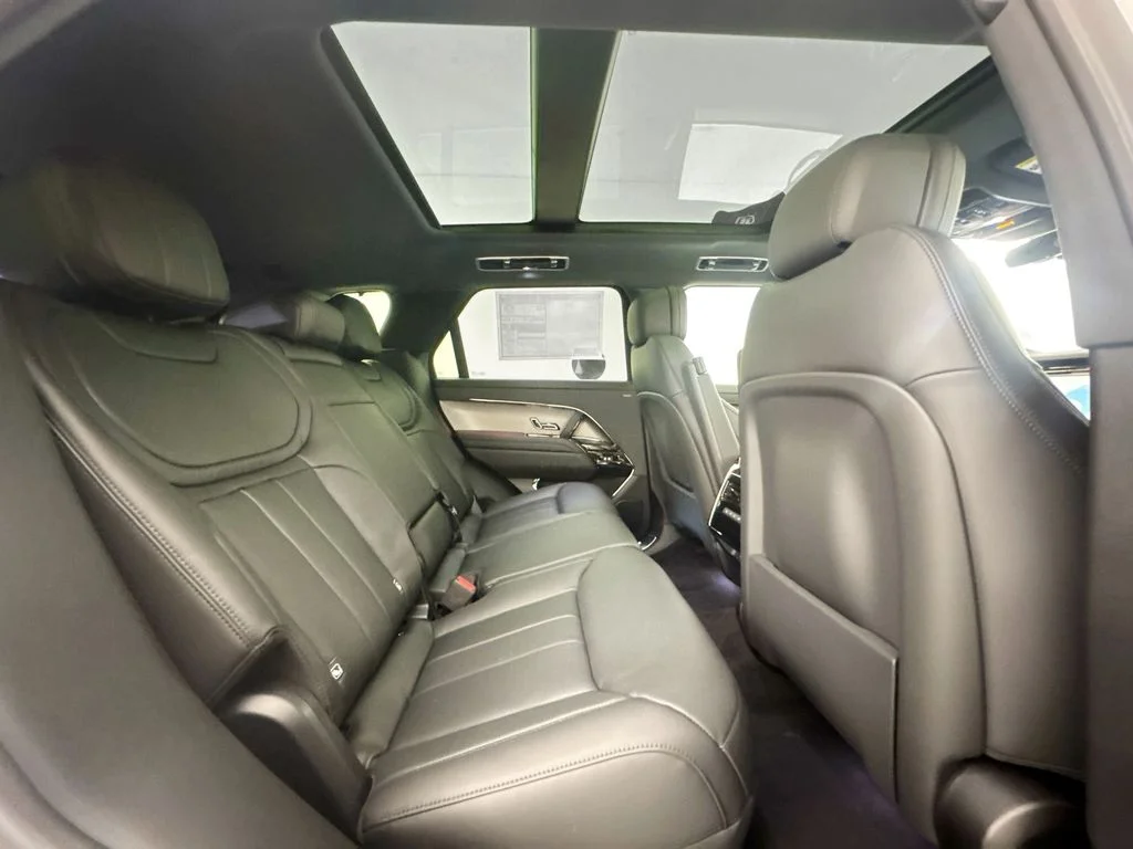 New 2026 Fuji White Land Rover SE image 27