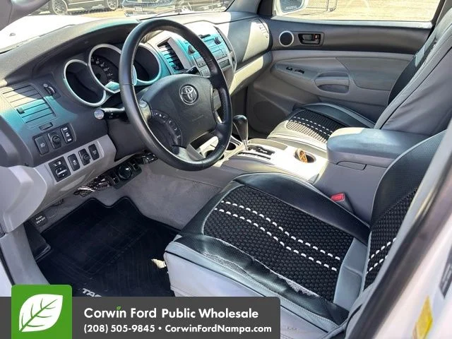 Used 2011 Super White Toyota  image 11