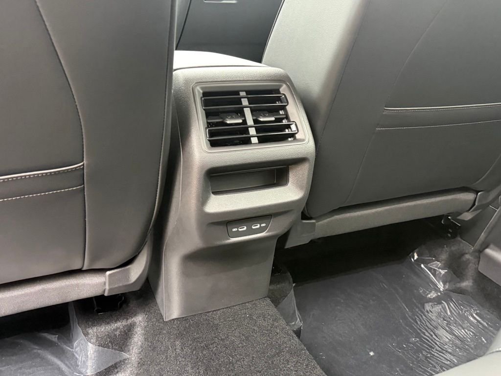 New 2026 White Volkswagen 2.0T SE image 21