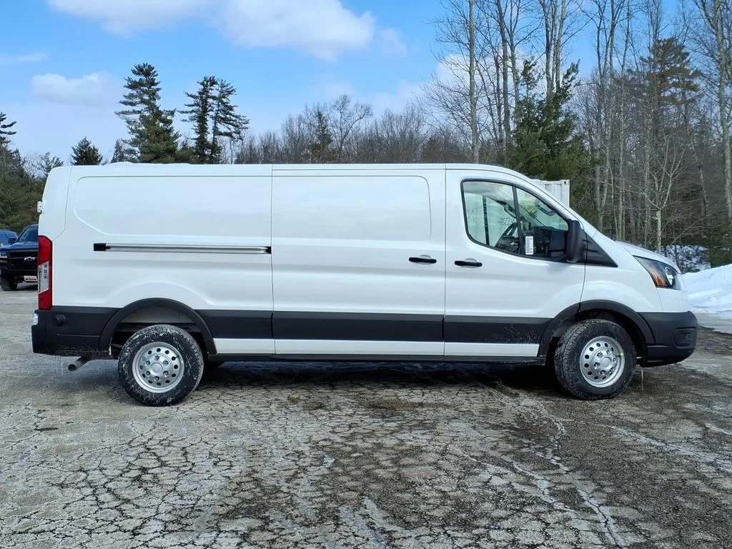 New 2026 Oxford White Ford Base image 3