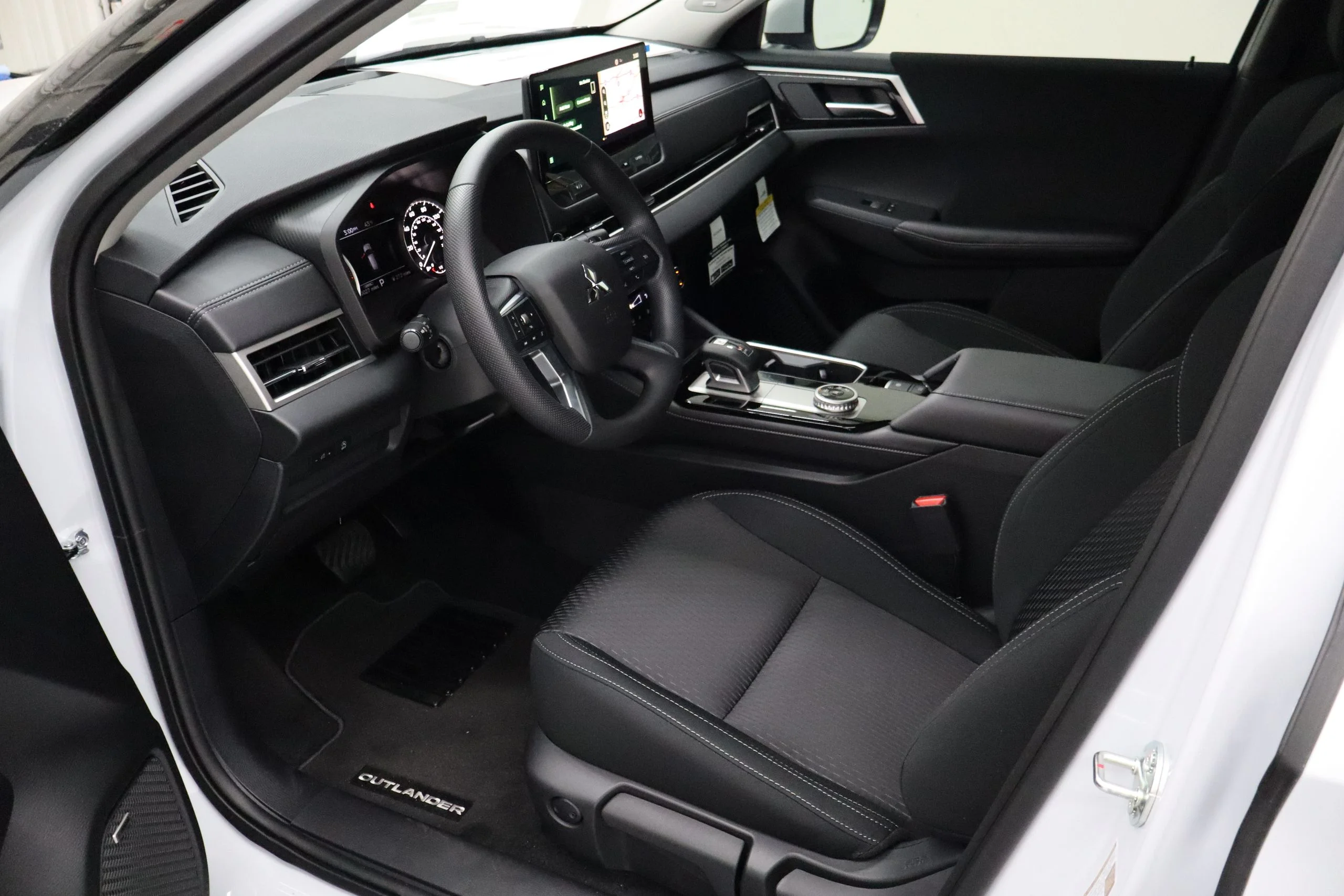 New 2026 White Mitsubishi ES image 20