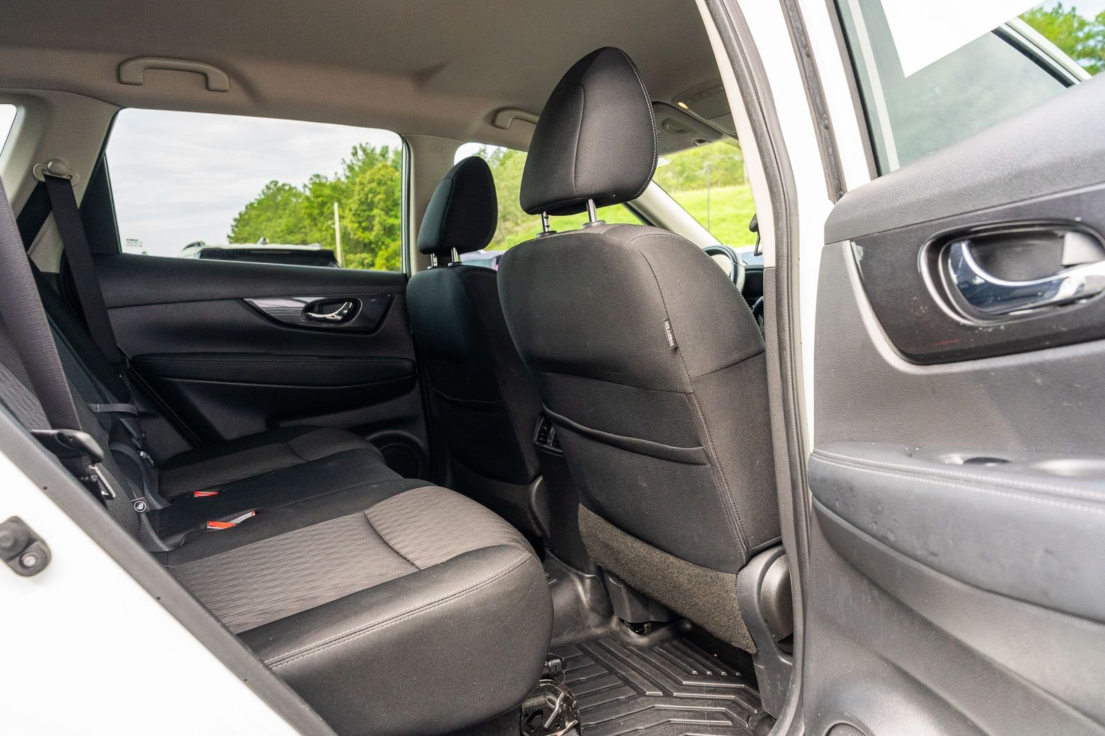 Used 2018 Glacier White Nissan SV image 13