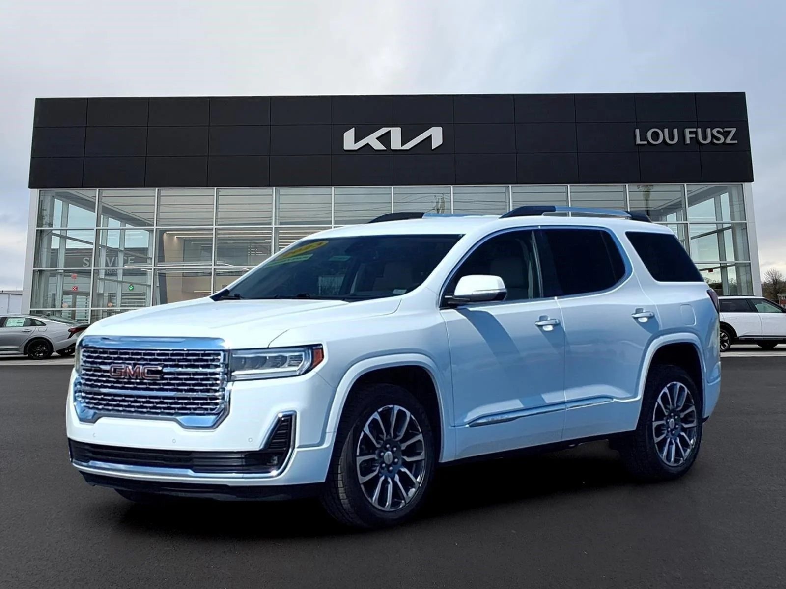 2023 GMC Acadia Denali