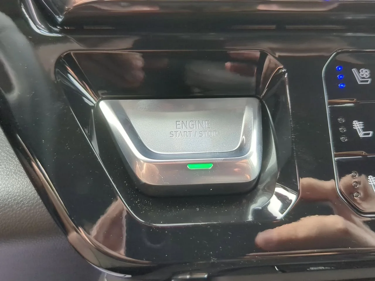 New 2026 Sterling Metallic GMC Denali DRW image 17