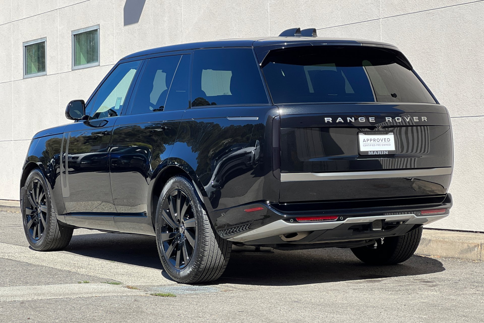 Certified Used 2024 Santorini Black Metallic Land Rover SE image 6