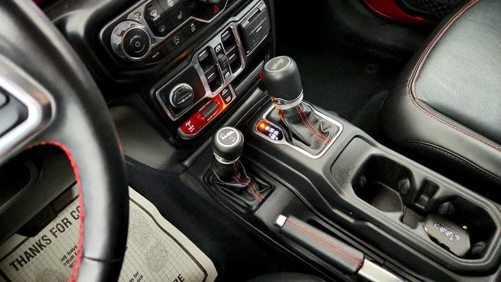 Used 2022 Limited Edition Tuscadero Pearlcoat Jeep Unlimited Rubicon 4x4 w/ Hard Top, Leather Seats & LED Lighting image 16