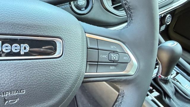 New 2026 Bright White Clearcoat Jeep Latitude image 15