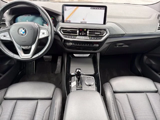 Used 2022 Black BMW sDrive30i image 9