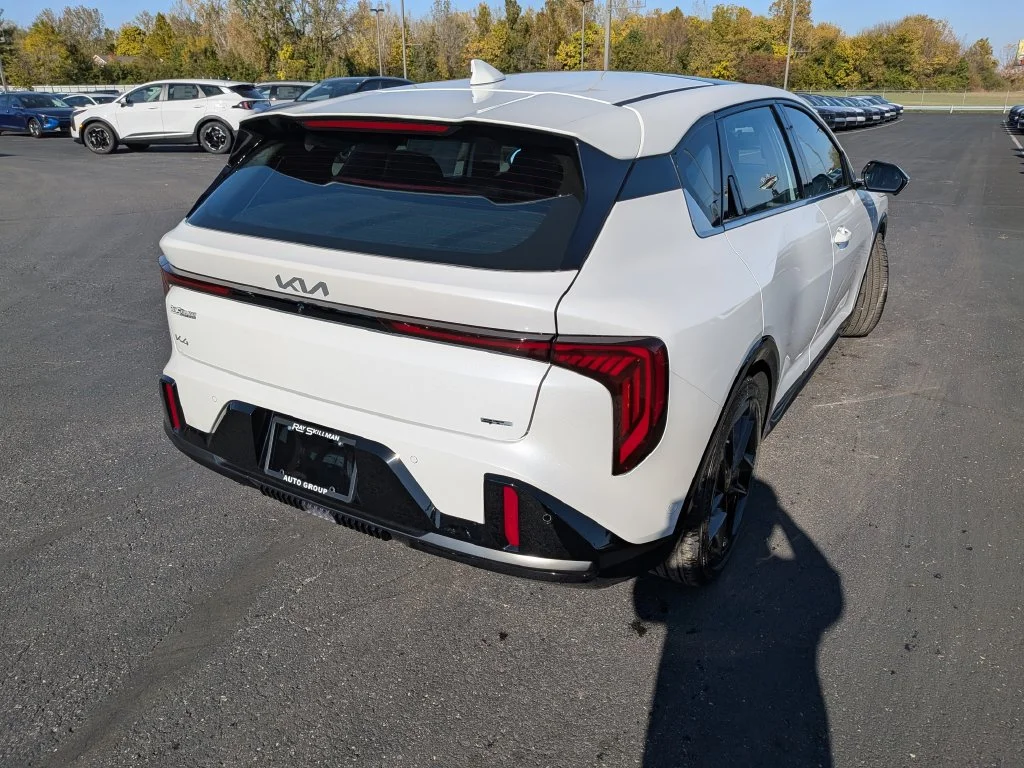 New 2027 Snow White Pearl Kia GT-Line image 34
