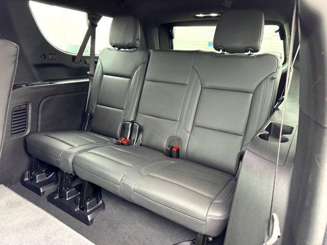 Used 2025 Black Chevrolet Z71 image 17
