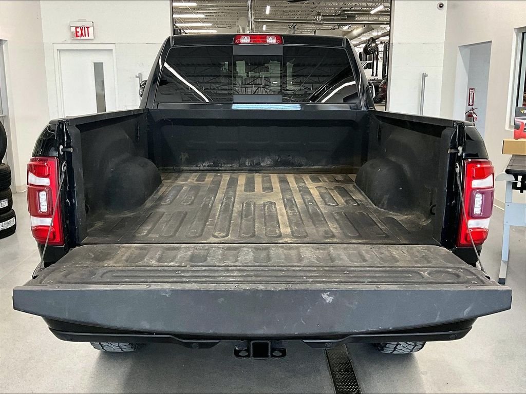 Used 2022 Diamond Black Crystal Pearlcoat Ram Laramie image 30