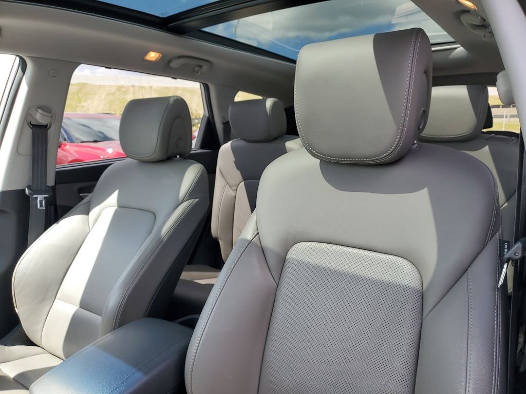 Used 2018 Silver Hyundai Limited Ultimate image 13