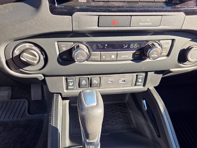 Used 2022  Nissan PRO-4X image 23