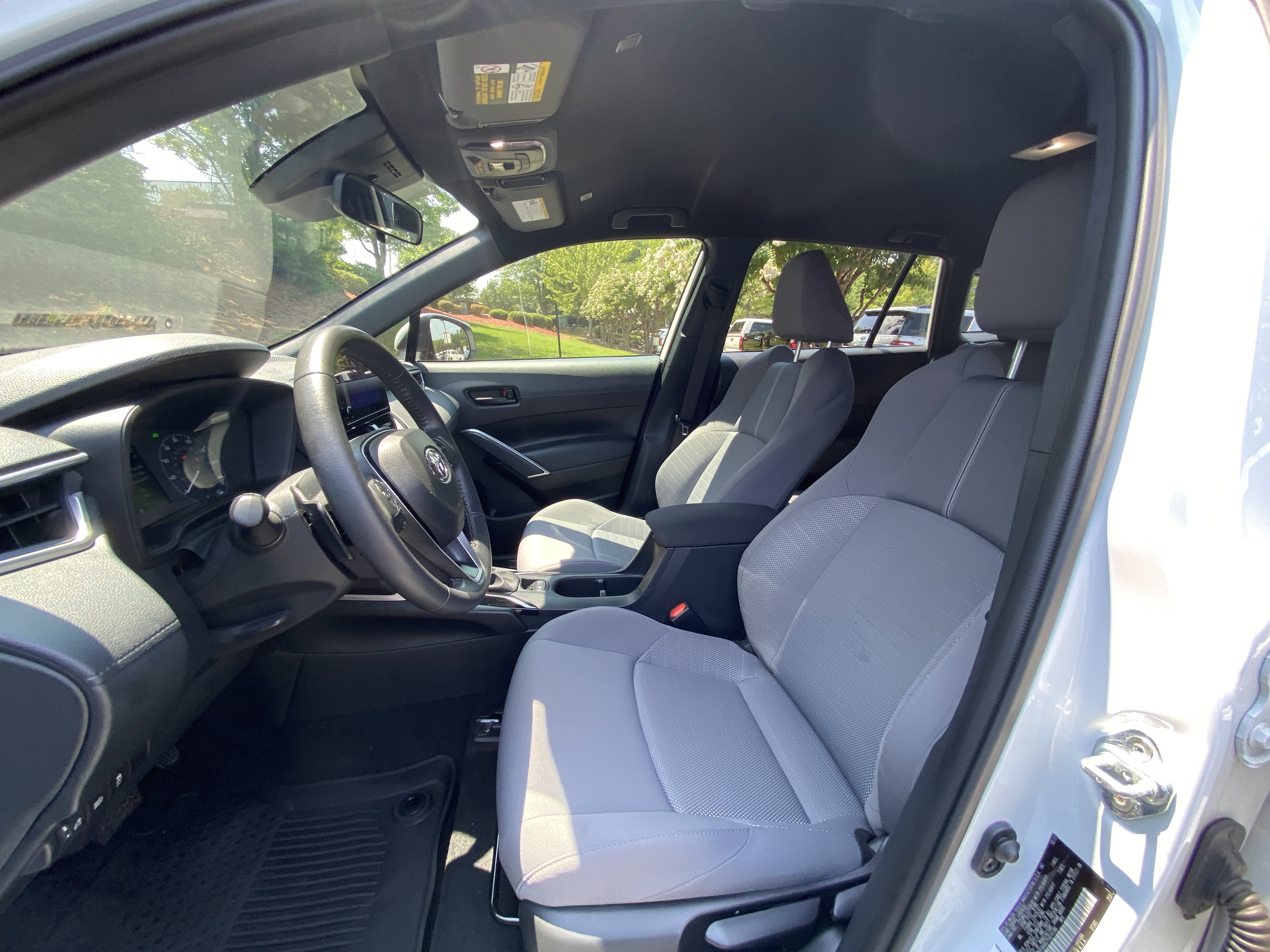 Used 2023 Wind Chill Pearl Toyota Hybrid SE image 10
