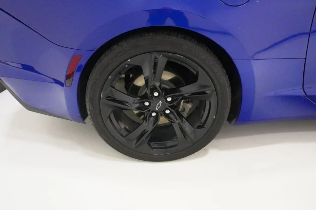 Used 2021  Chevrolet 1LS image 6
