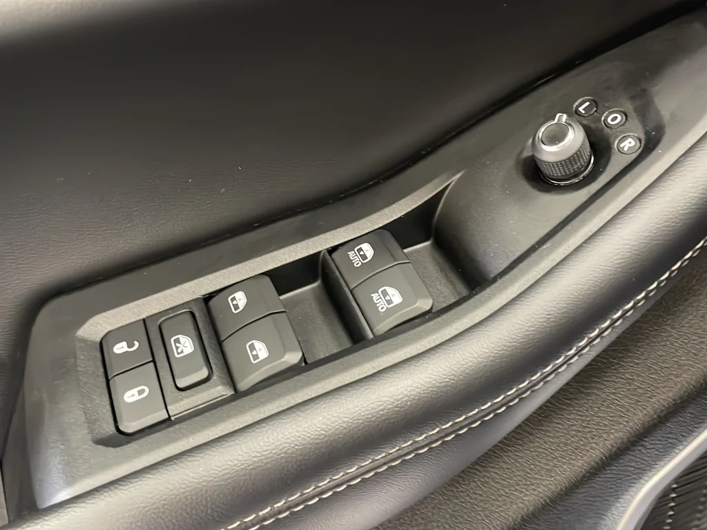 Used 2024 White Jeep 4xe image 39
