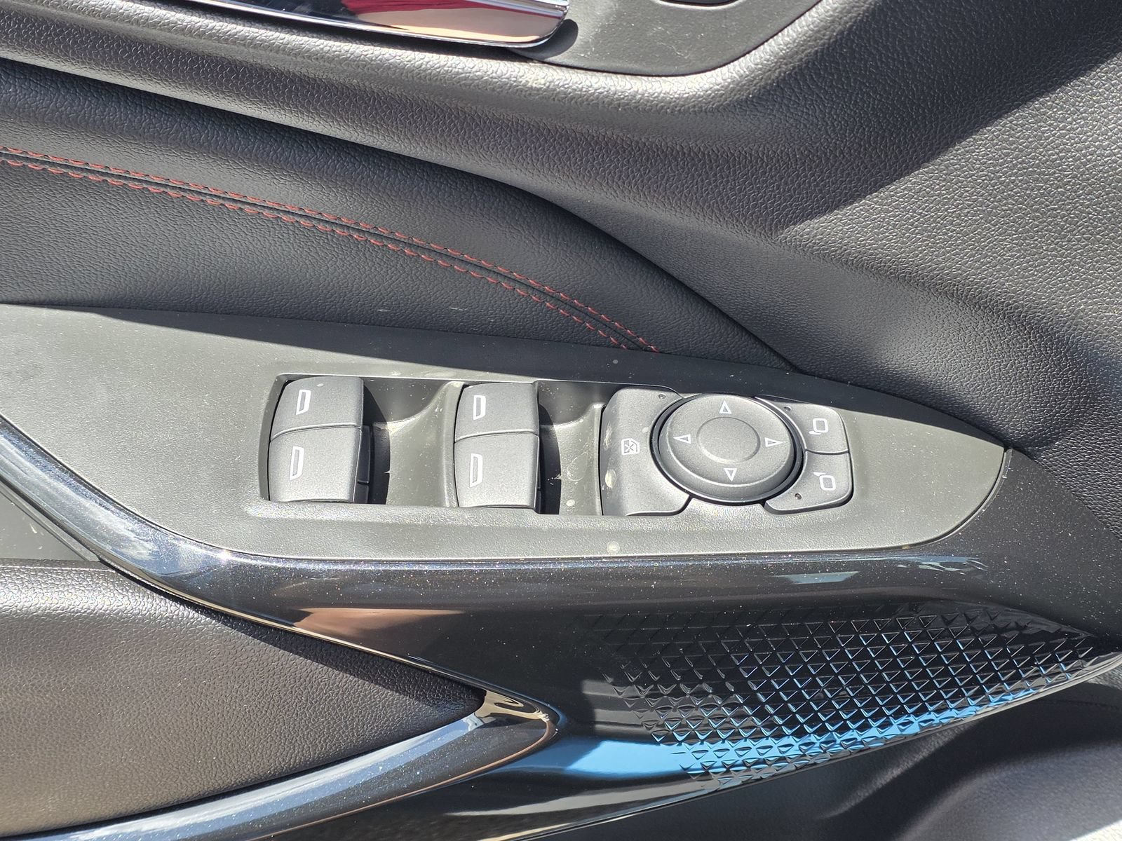 2026 Chevrolet Trax LT - Photo 18