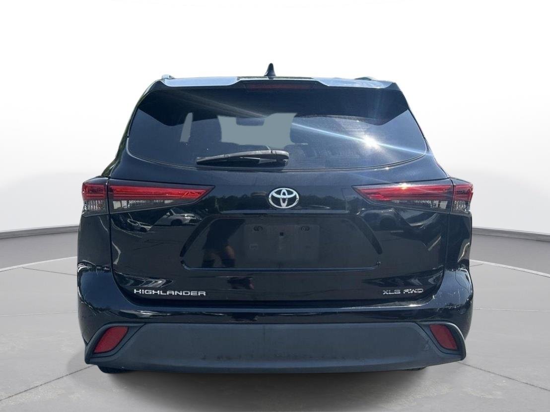 Used 2021 Midnight Black Metallic Toyota XLE image 8