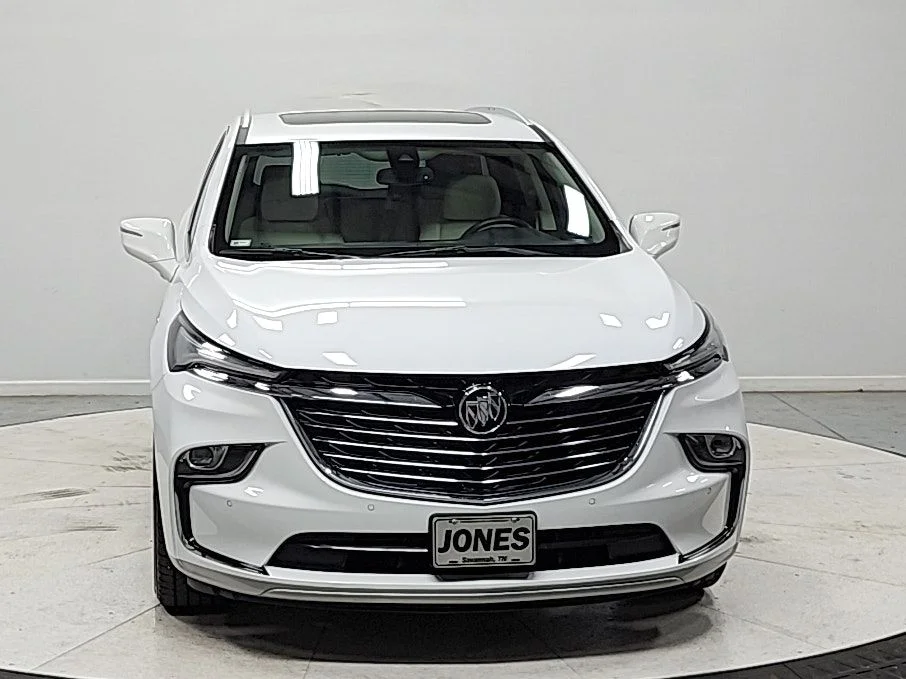 Used 2023 White Buick Essence image 2