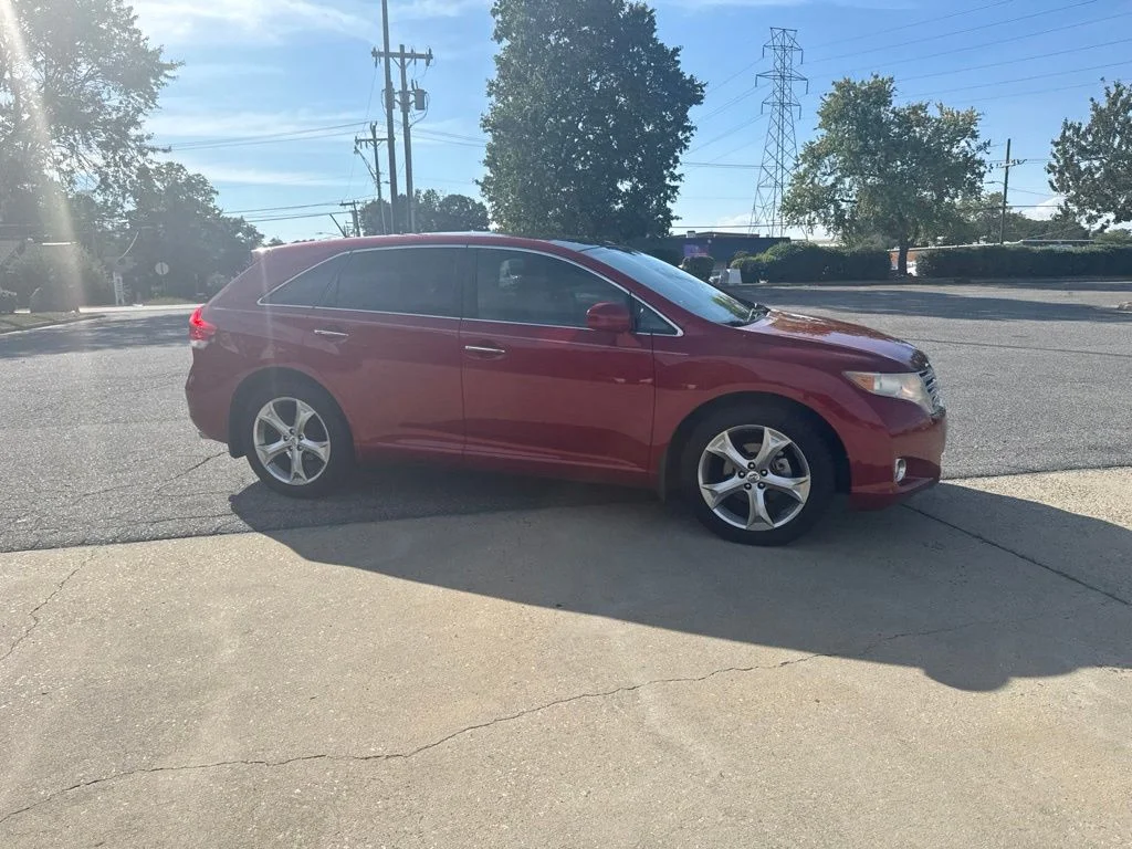 Used 2009 Red Toyota Base image 7
