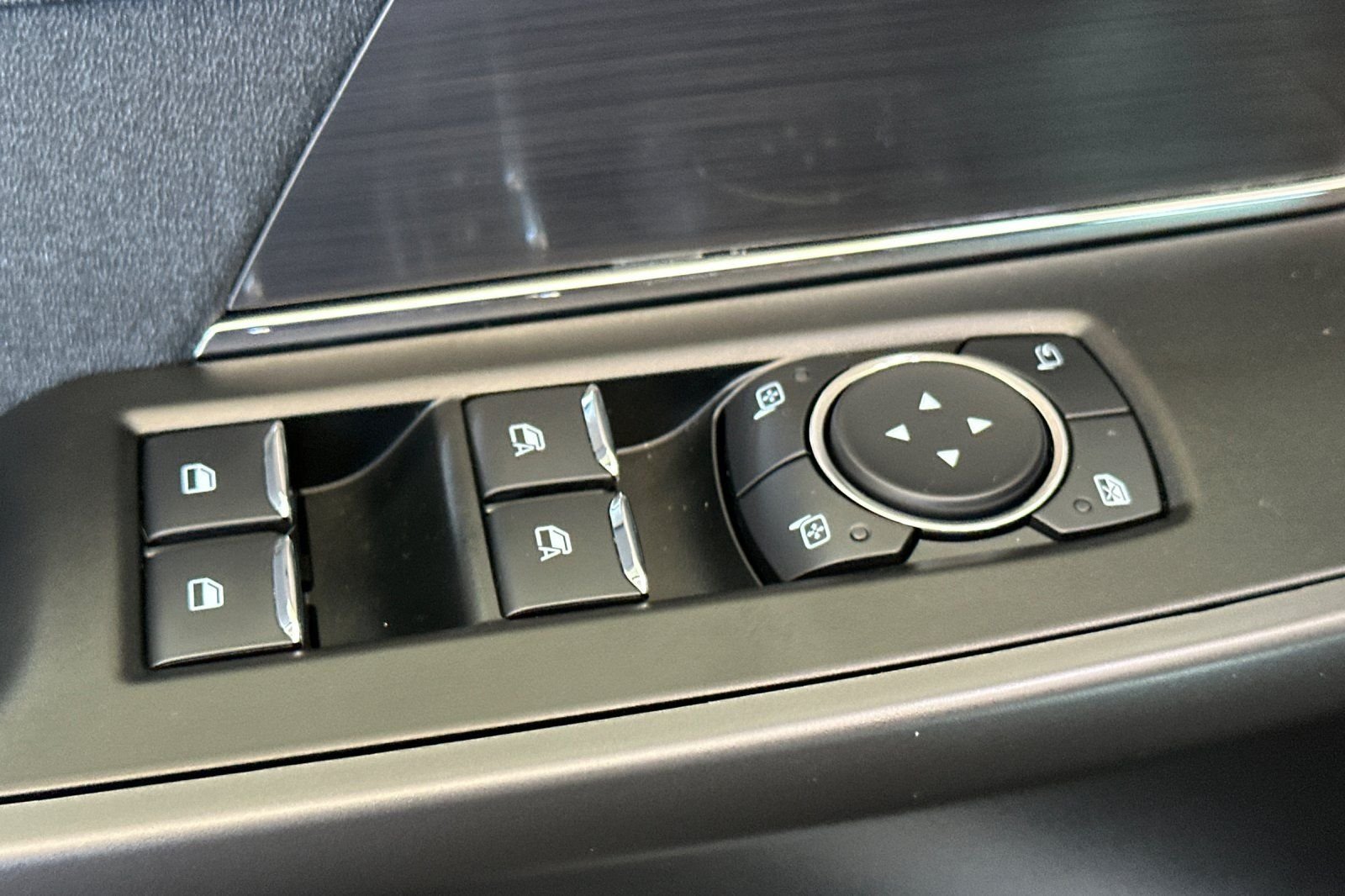 Used 2025 White Ford Lariat image 11