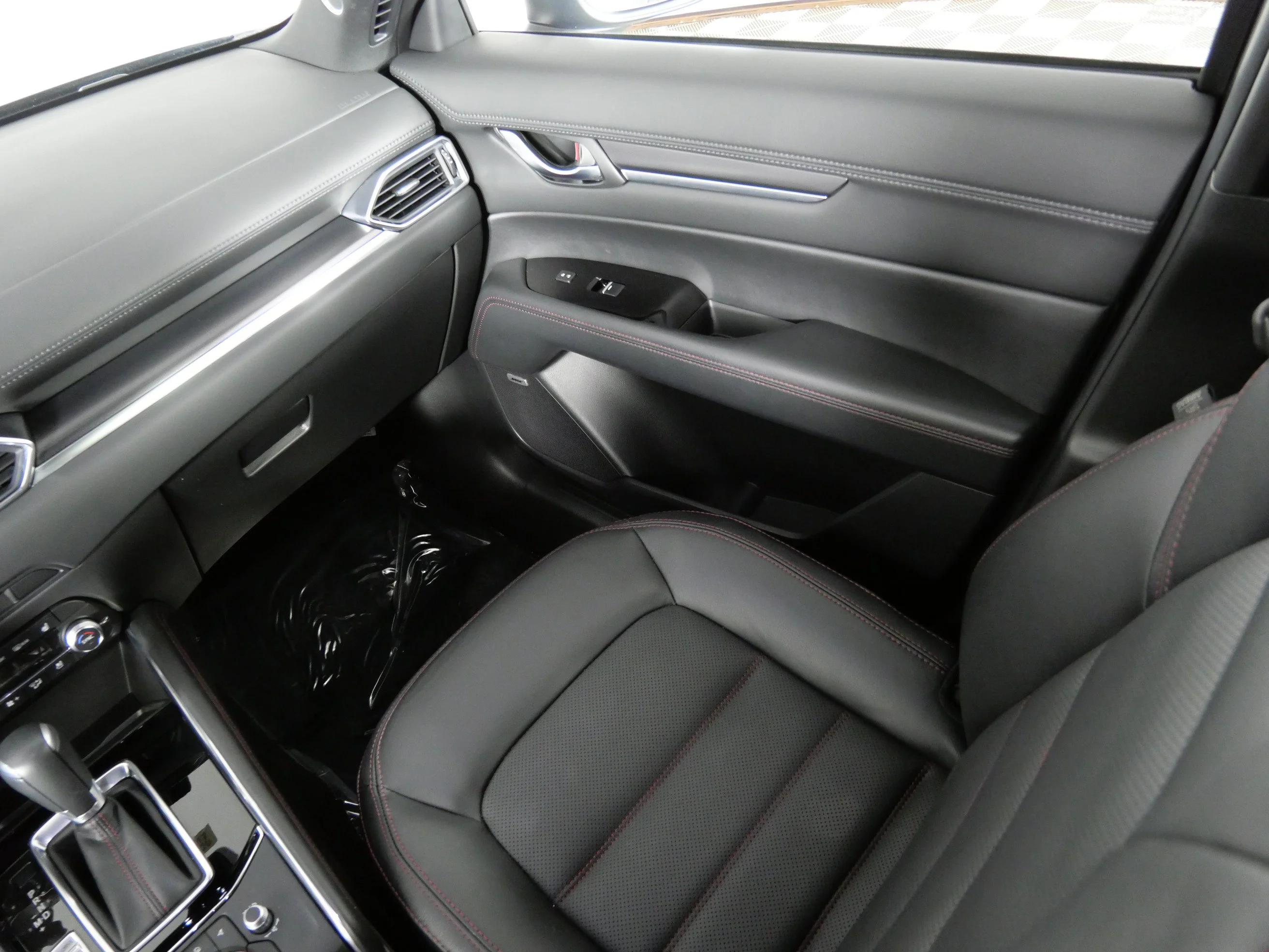 Used 2025 Deep Crystal Blue Mica Mazda 2.5 Turbo Premium Package image 11