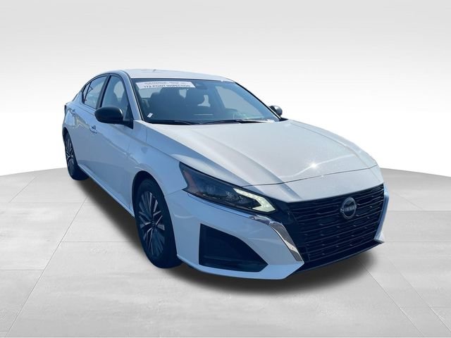 Used 2025 White Nissan 2.5 SV image 7