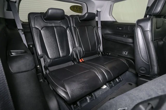 Used 2023 Orange Jeep Limited image 21