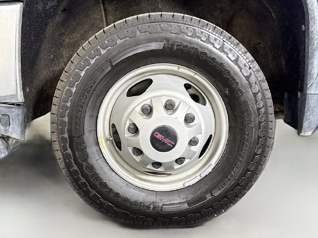 Used 2021 Summit White GMC NA image 27