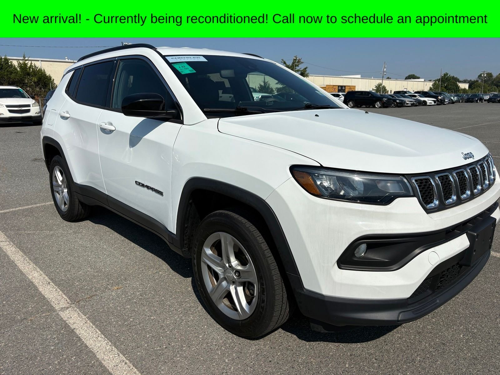 Used 2023 Bright White Clearcoat Jeep Latitude image 1