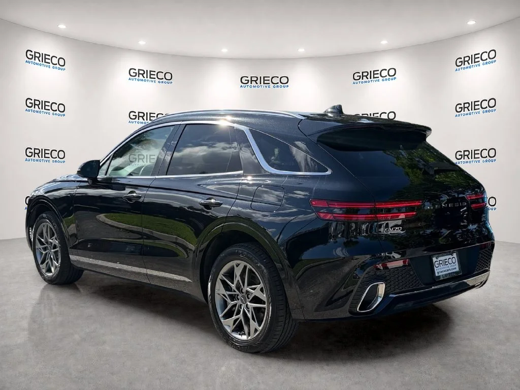 Used 2025 Black Genesis 2.5T image 5