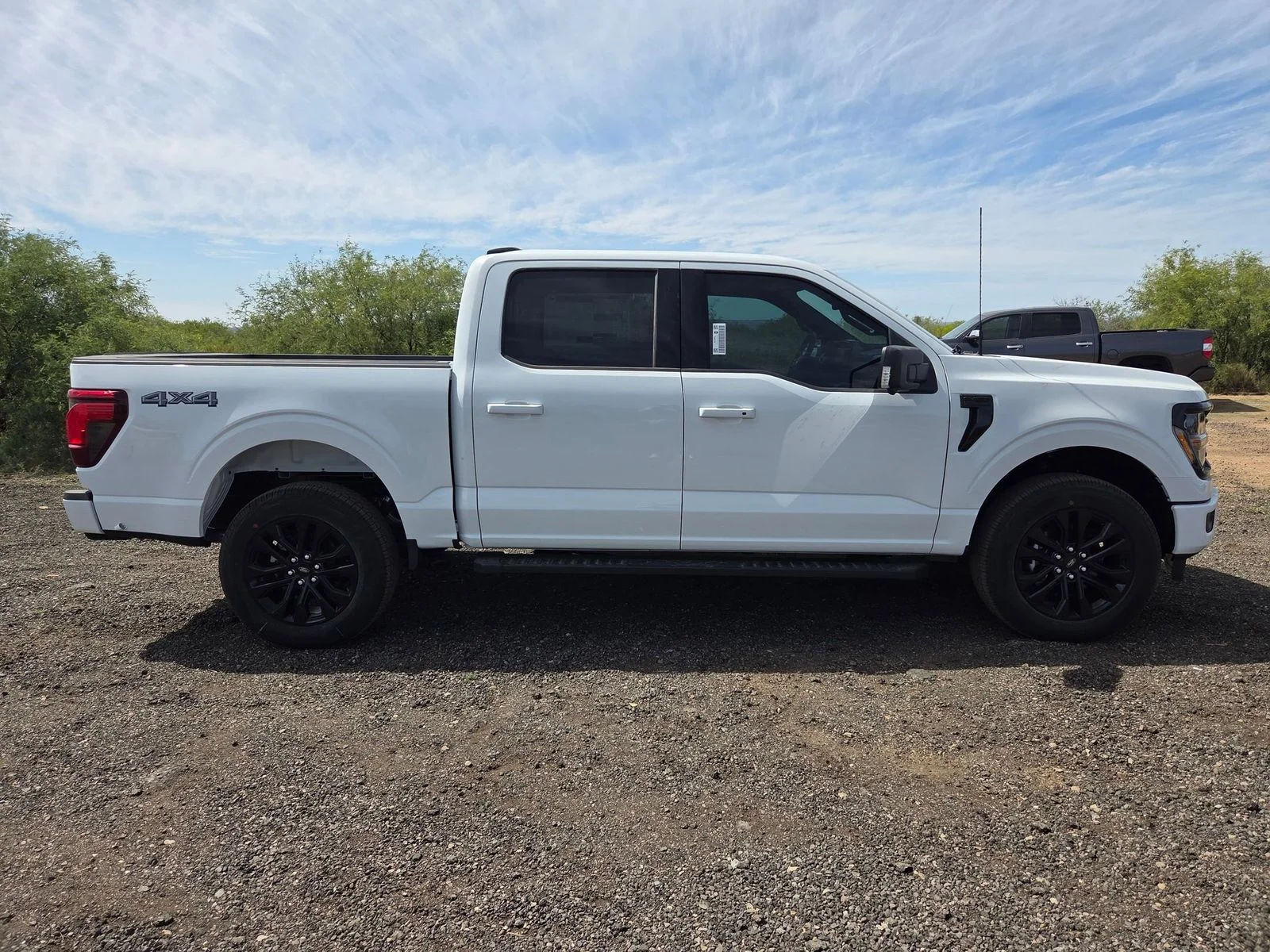 New 2026 Oxford White Ford XLT image 4