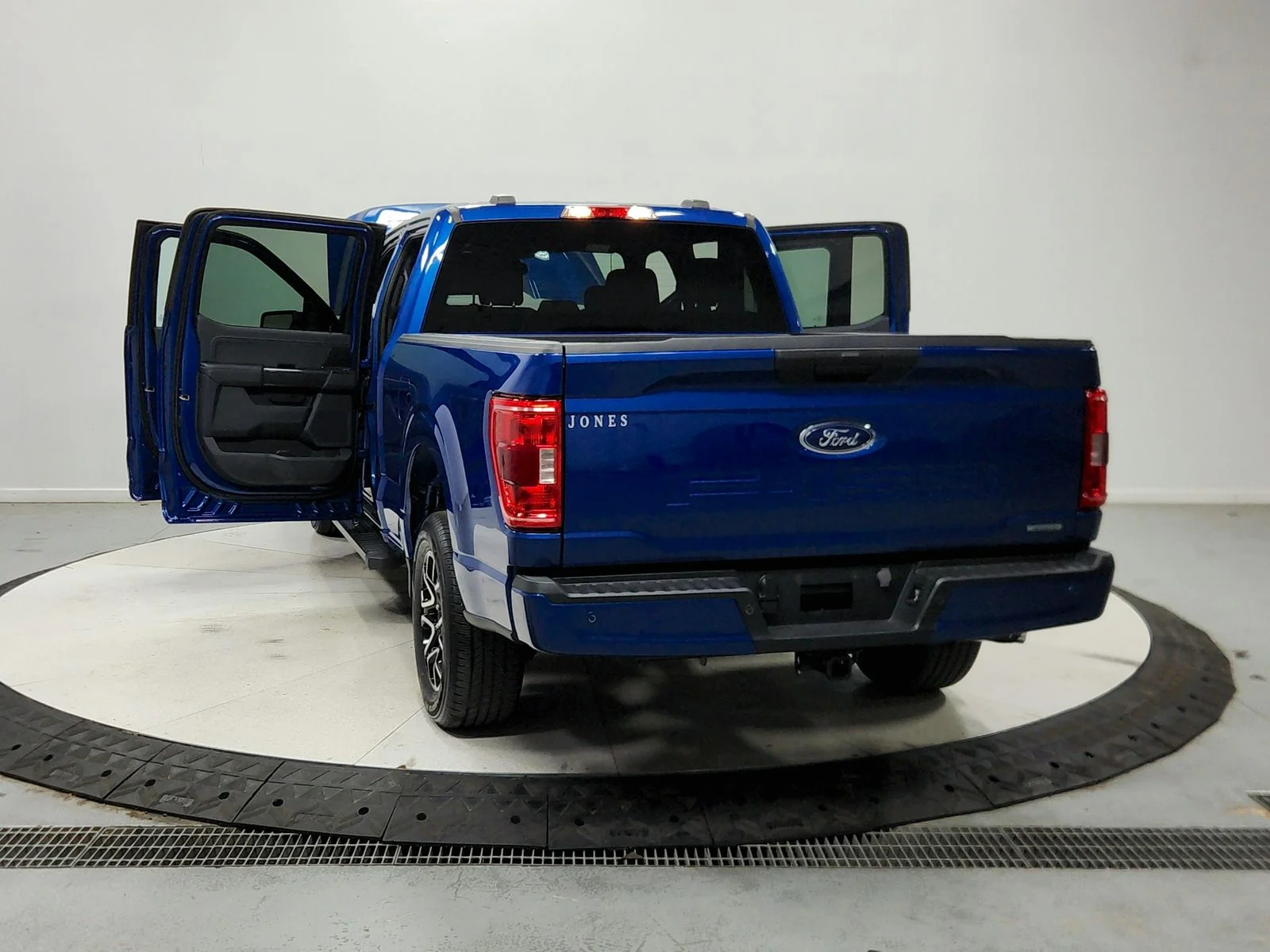 Used 2023  Ford XLT image 15